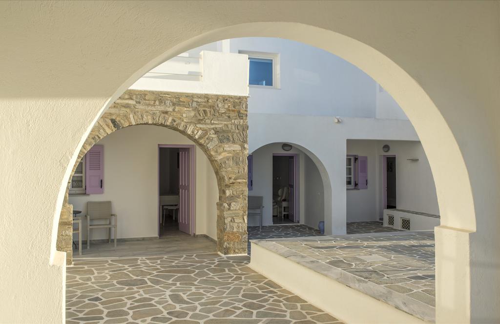 Aparthotel Irini 3*