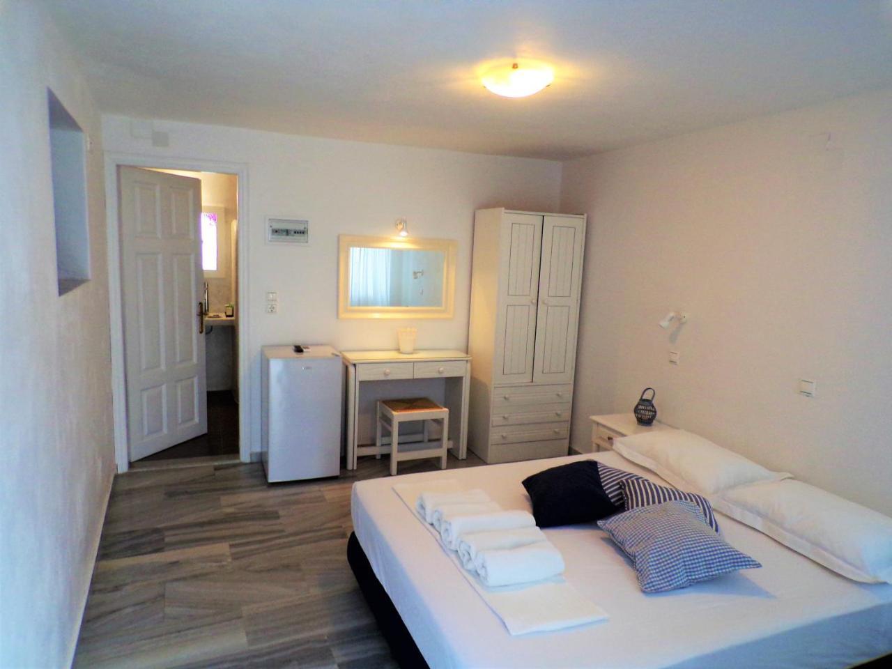 Irini Aparthotel 3*