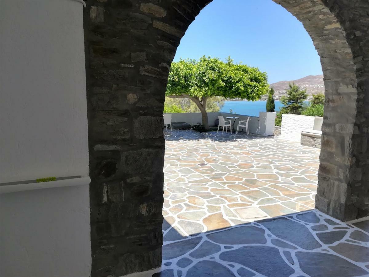 Irini Aparthotel 3*